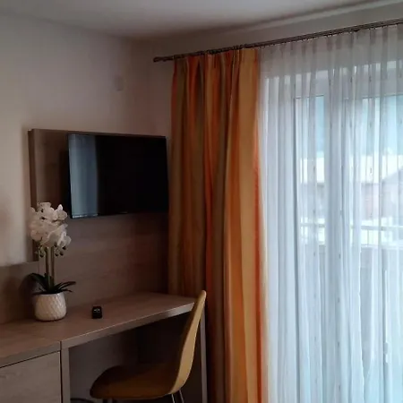 Ritzl Apartment *